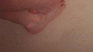 Leena Mae - Scrubbing My Stinky Feet