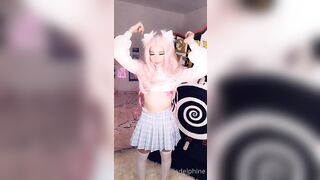 Belle Delphine   21 06 2020 Spin the Wheel (3)