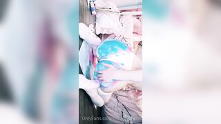 Belle Delphine   23 06 2020 Butt Painting (2)