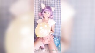 Belle Delphine   31 10 2020 Food and Balloons (1)