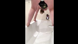 [UkKinkyKatieScat] - mommy katie fills knickers in bath