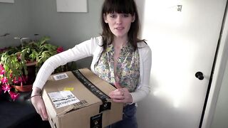 Amazon Man Definitely Delivers porn video by Sydney Harwin.mp4