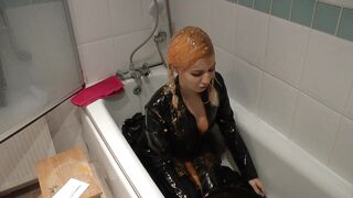 Bad Dolly - The Sploshing Quiz Savory Messy Wam