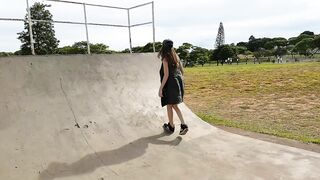 misssweetteen - Andreza Sex Vibrator In Public Skate Park